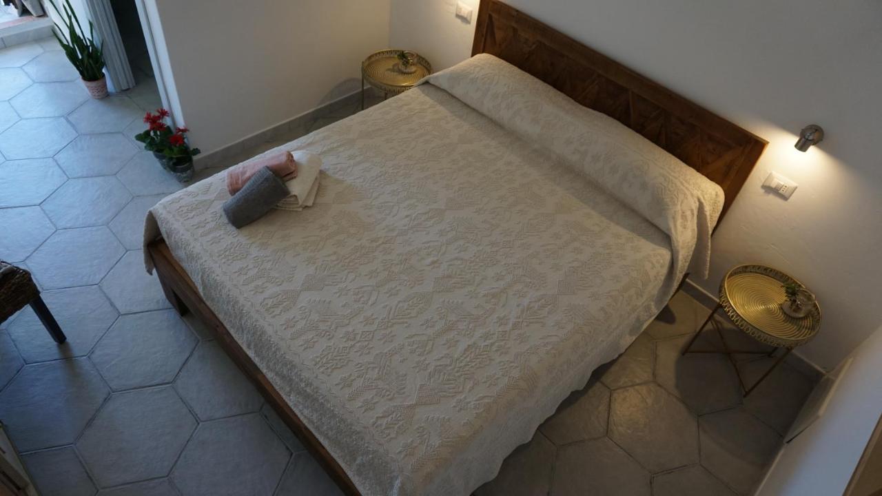 Li Petri Manni Bed and Breakfast Olbia Buitenkant foto